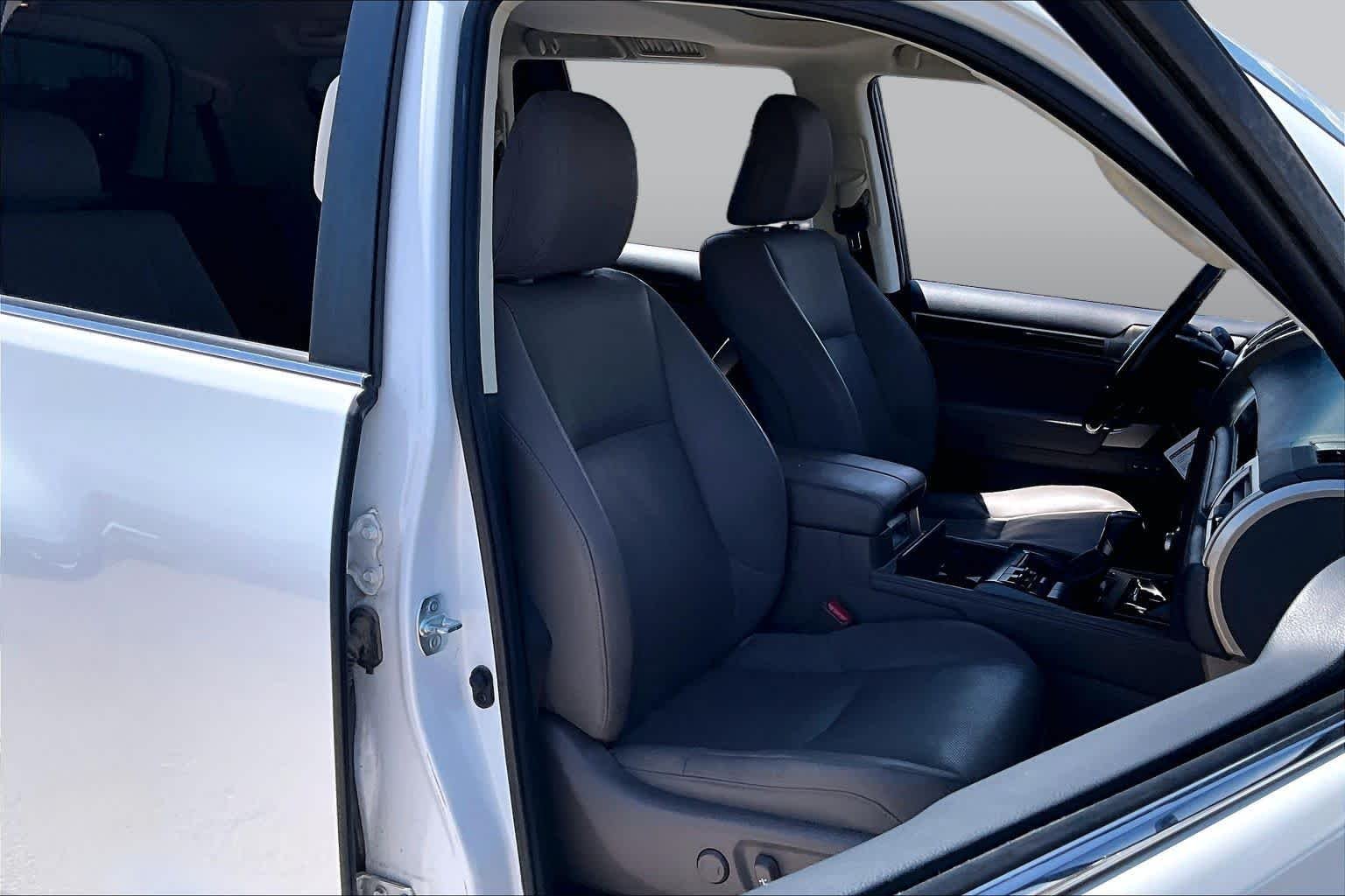 Used 2020 Starfire Pearl Lexus Premium image 7