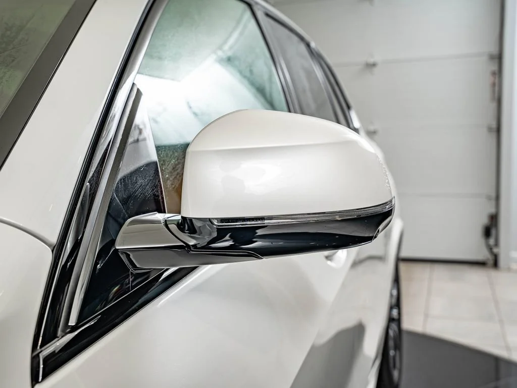 New 2026 White Metallic BMW xDrive50e image 9