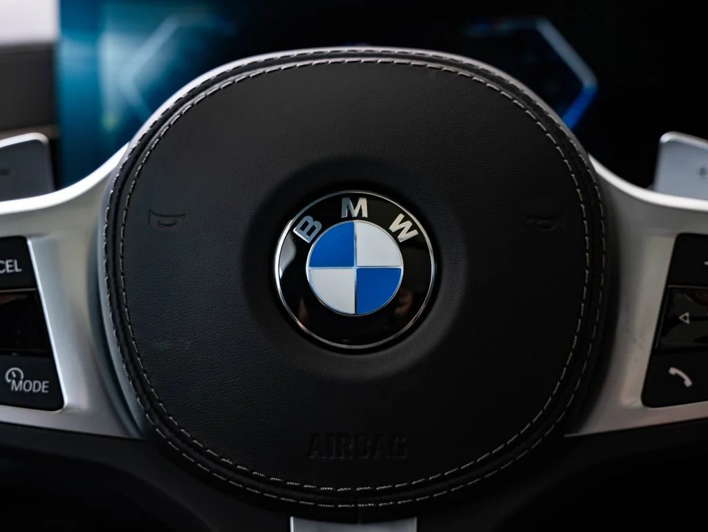 New 2026 Carbon Black Metallic BMW xDrive40i image 32