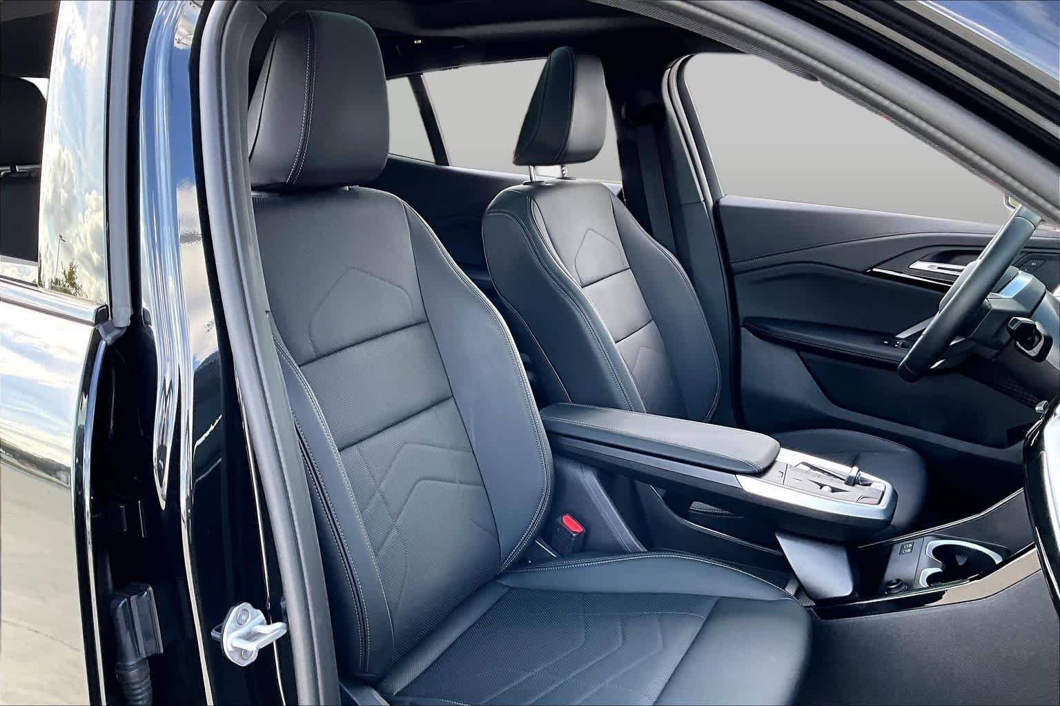 Used 2025 Black Sapphire Metallic BMW xDrive28i image 8