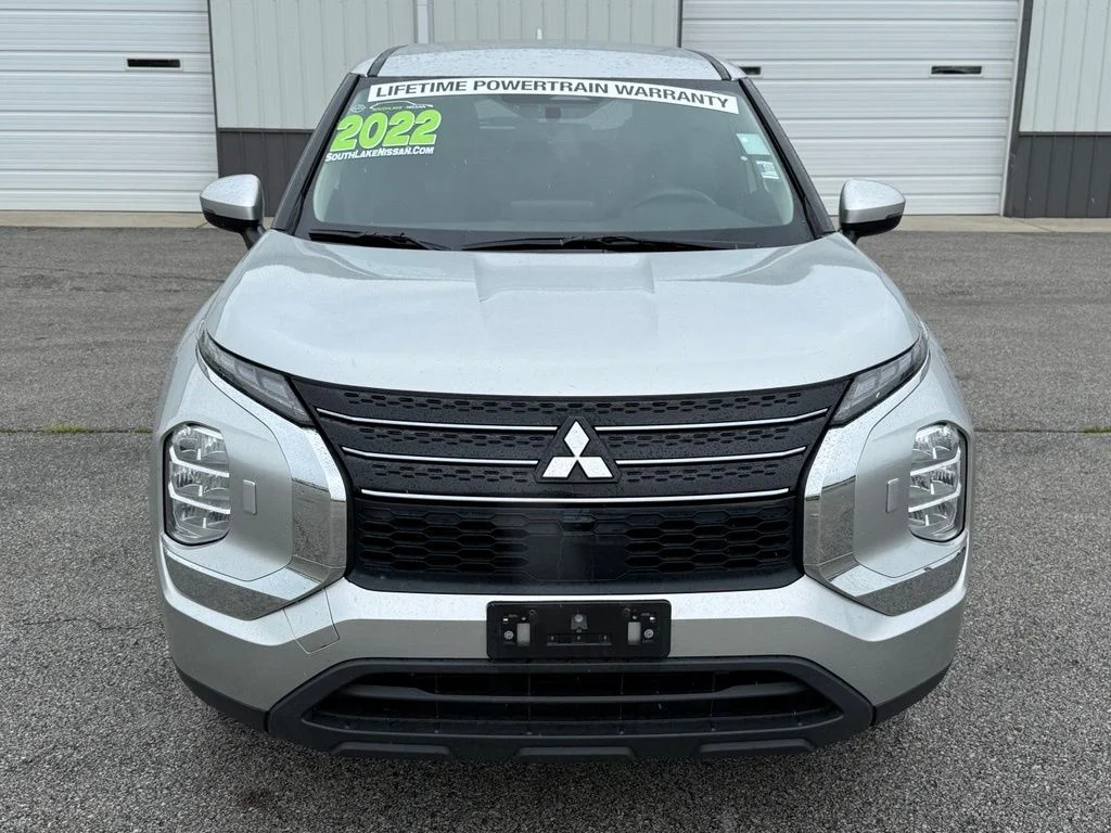 Used 2022  Mitsubishi ES image 18