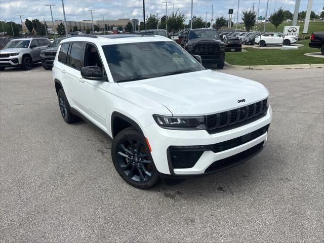 New 2026 Bright White Clear-Coat Exterior Paint Jeep 85th Anniversary image 3