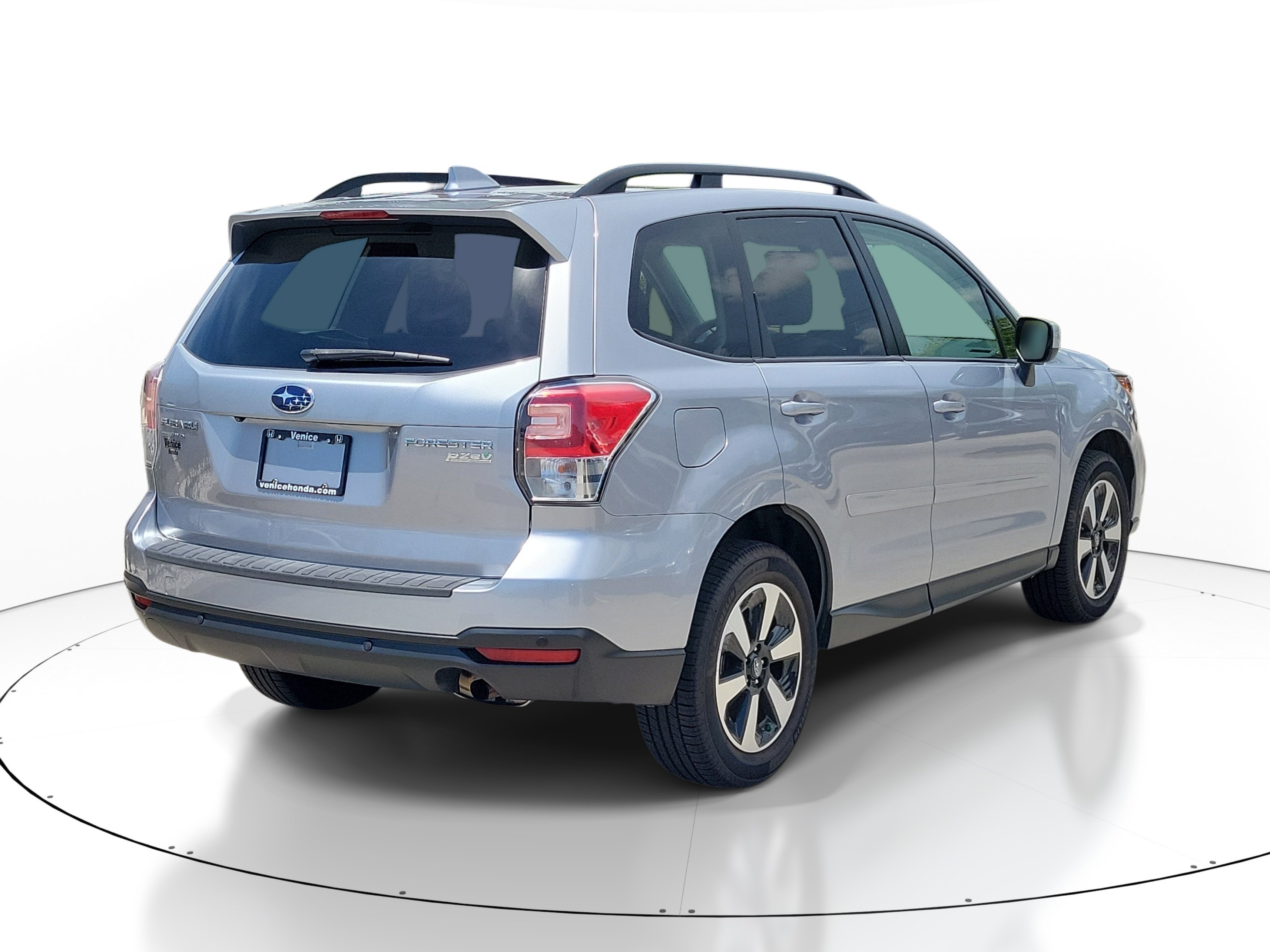 Used 2017 Ice Silver Metallic Subaru Premium image 5