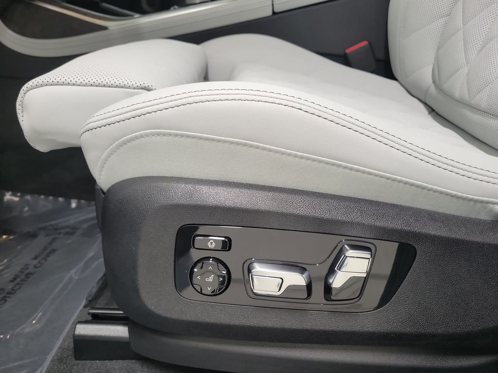 New 2027 Brooklyn Grey Metallic BMW xDrive40i image 15
