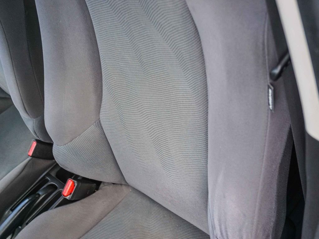 Used 2013 Alabaster Silver Metallic Honda Base image 21