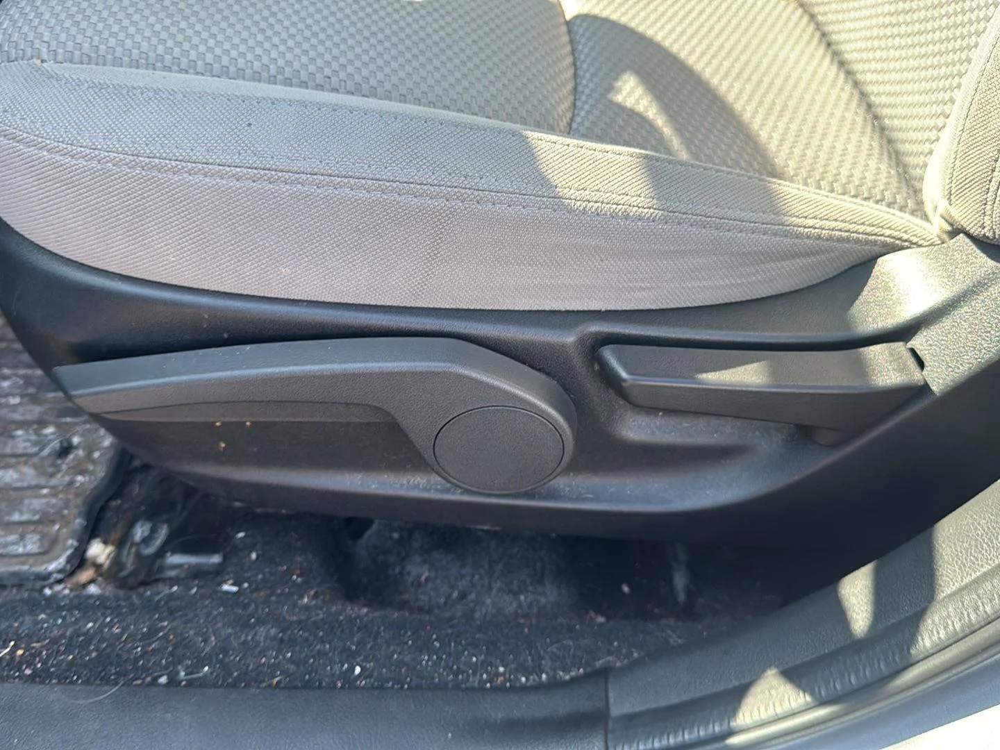 Used 2018 Ice Silver Metallic Subaru 2.5i image 7
