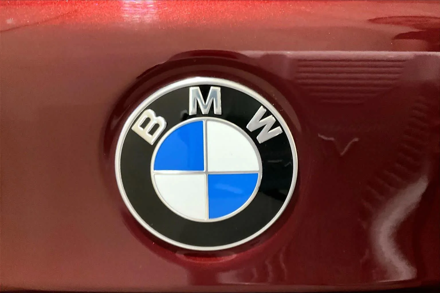 Used 2023 Aventurin Red Metallic BMW 530i xDrive image 32