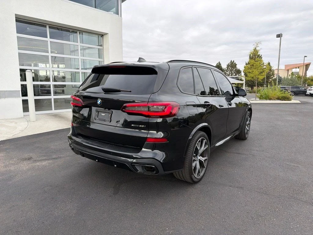 Used 2022 Black Sapphire Metallic BMW xDrive40i image 5