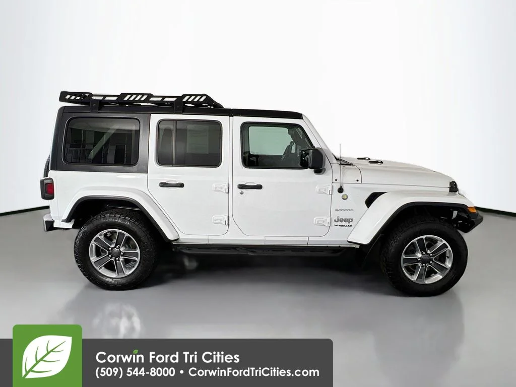 Used 2019 Bright White Clearcoat Jeep Unlimited Sahara image 18