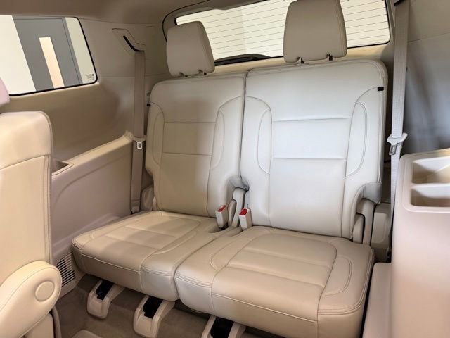 Used 2023 White Frost Tricoat GMC Denali image 16