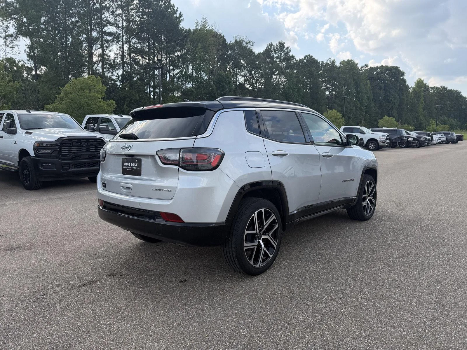Used 2025 Silver Zynith Metallic Clearcoat Jeep Limited image 6