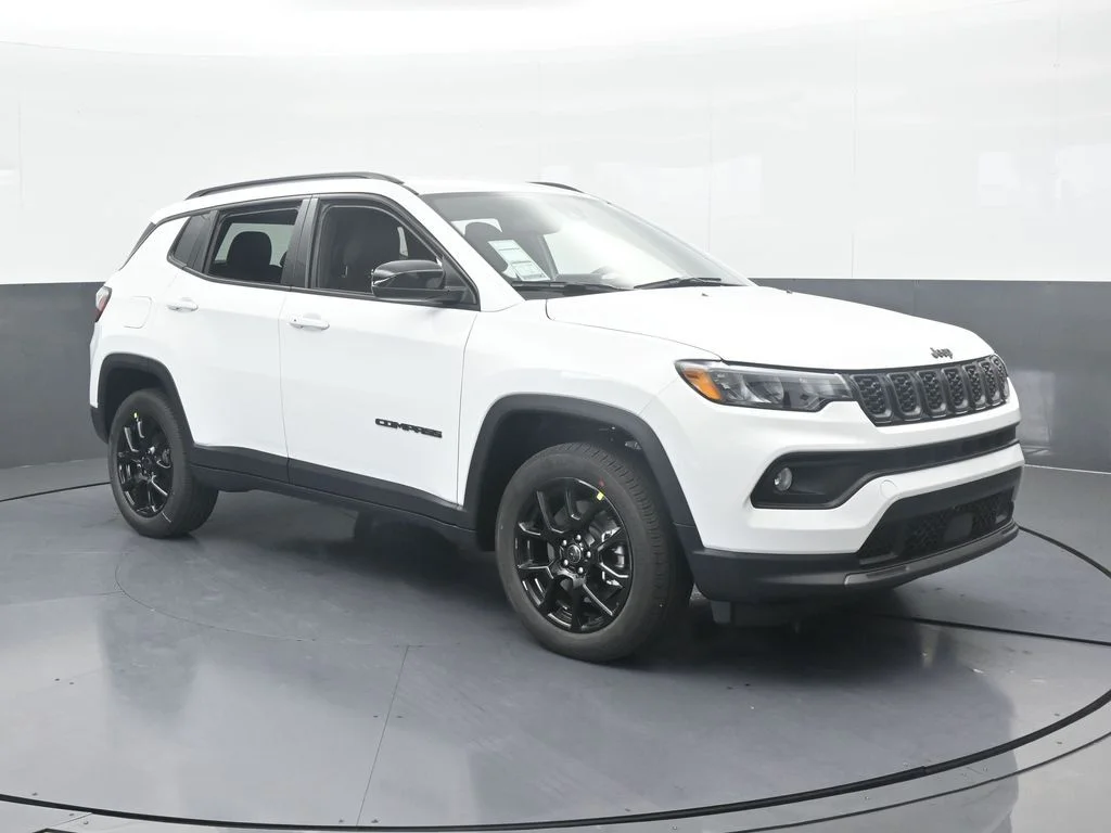 New 2026 Bright White Clear-Coat Exterior Paint Jeep Latitude image 8