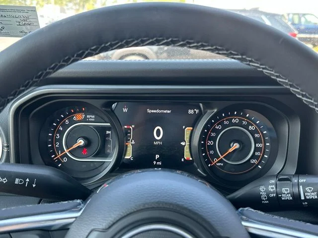 2025 Jeep Wrangler 4-Door Sahara - Photo 23