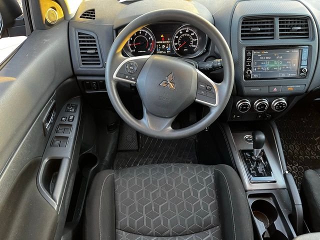 2024 Mitsubishi Outlander Sport ES photo 4