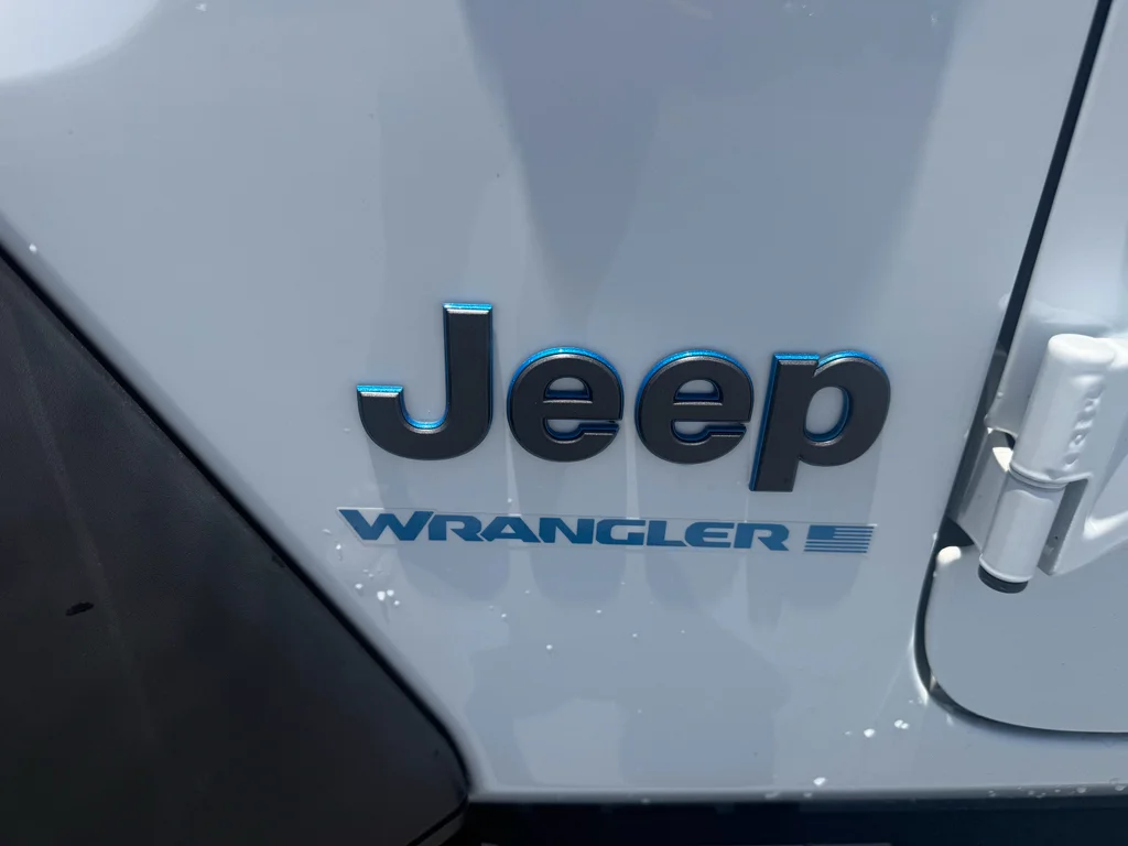 2023 Jeep Wrangler 4xe Willys 4XE - Photo 10