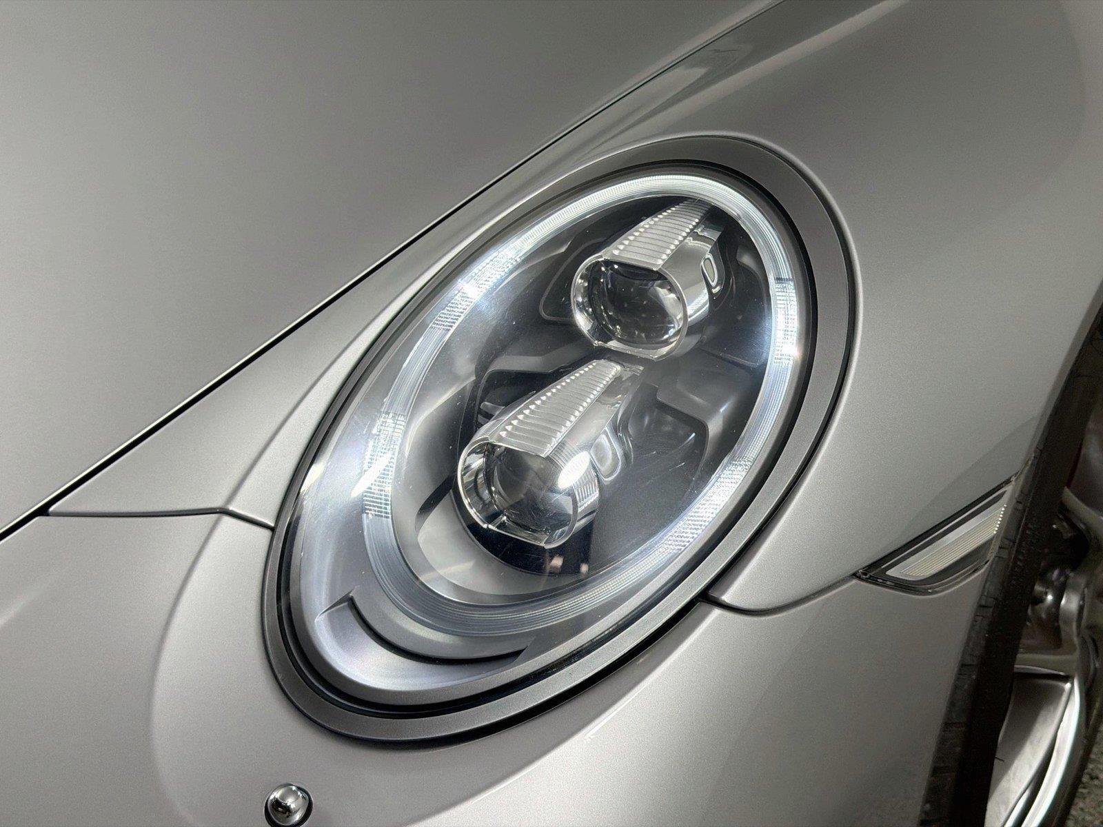 Certified Used 2015  porsche Turbo image 15