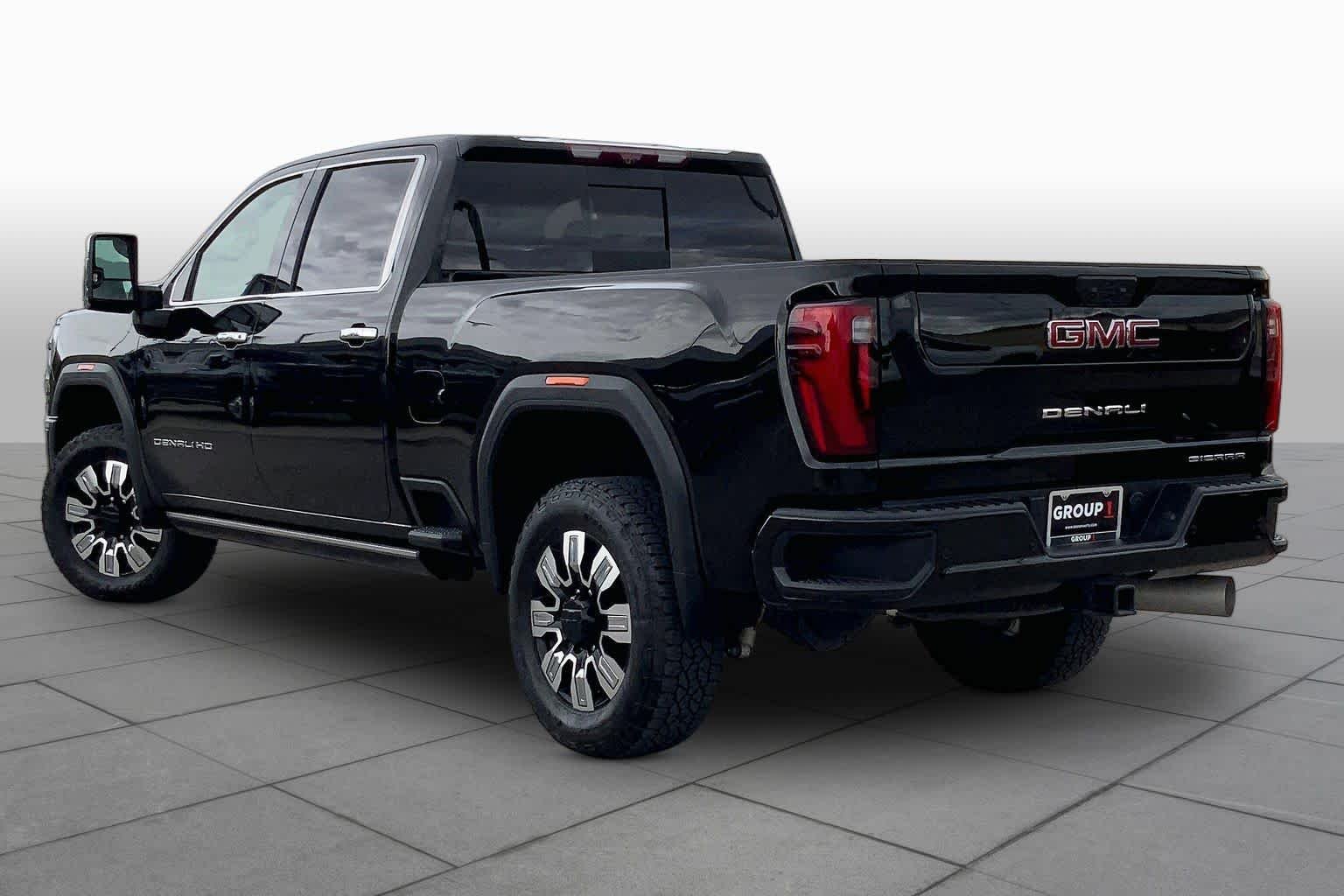 Used 2025 Onyx Black GMC Denali image 12