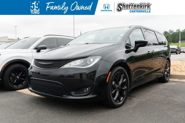 Used 2020 Black Chrysler Touring image 1