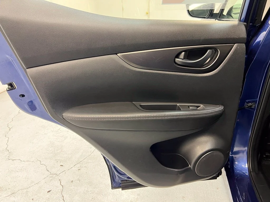 Used 2022 Blue Nissan S image 28