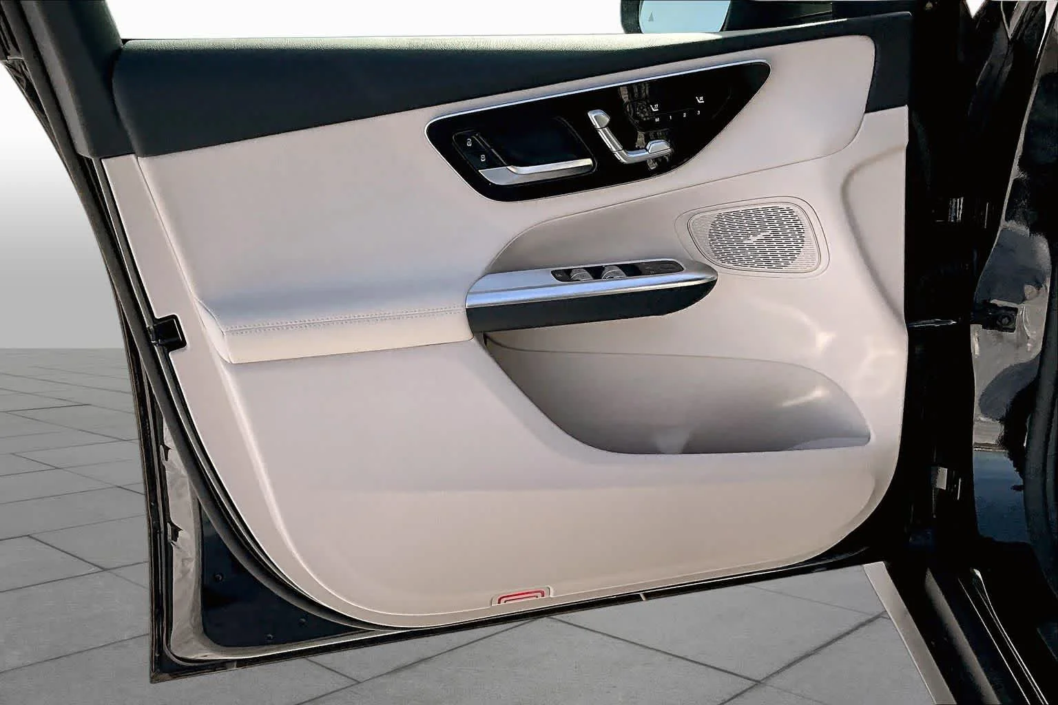 New 2026 040/Black Mercedes-Benz GLC 300 image 12
