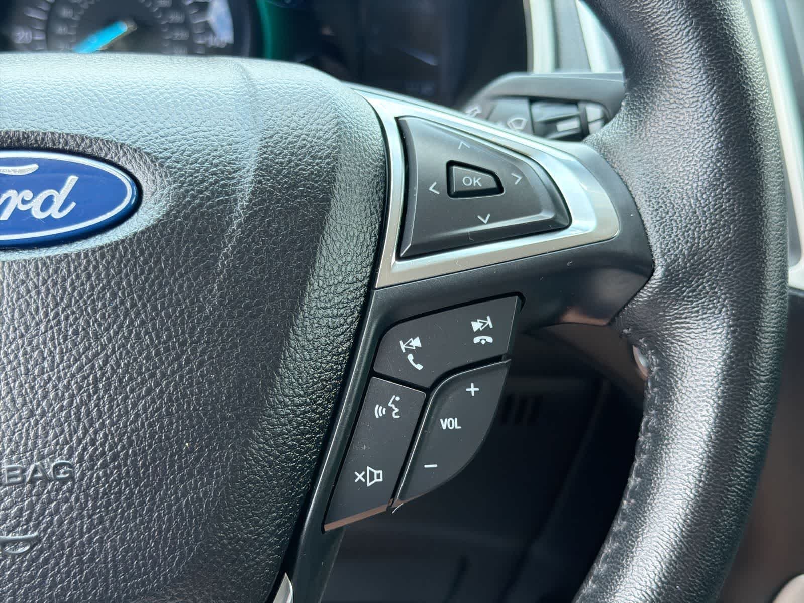 Used 2020 Magnetic Metallic Ford SEL image 26