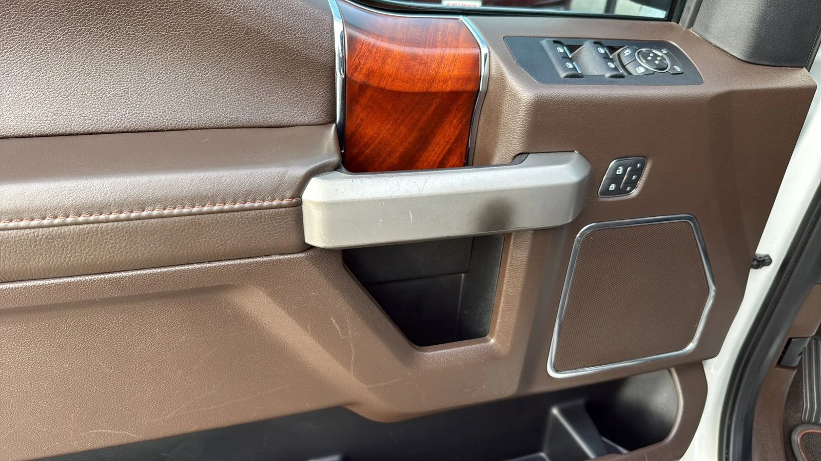 Used 2020 White Ford King Ranch image 11