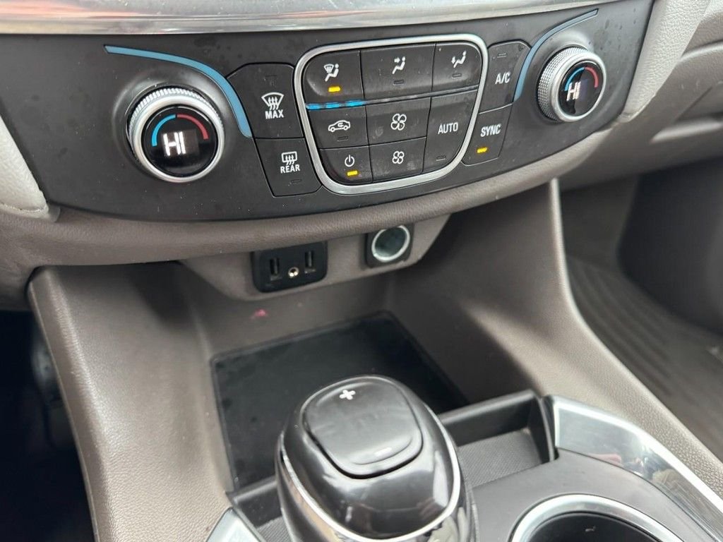 Used 2019 Silver Chevrolet LT image 18