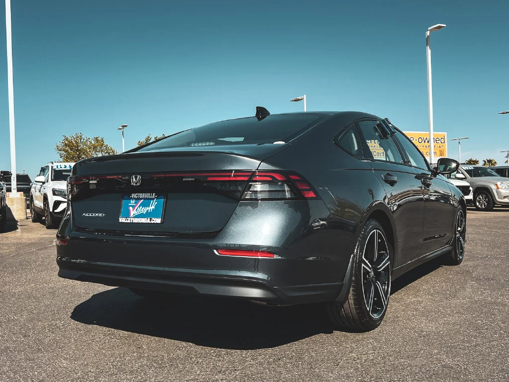 New 2026 Meteorite Gray Metallic Honda SE image 7