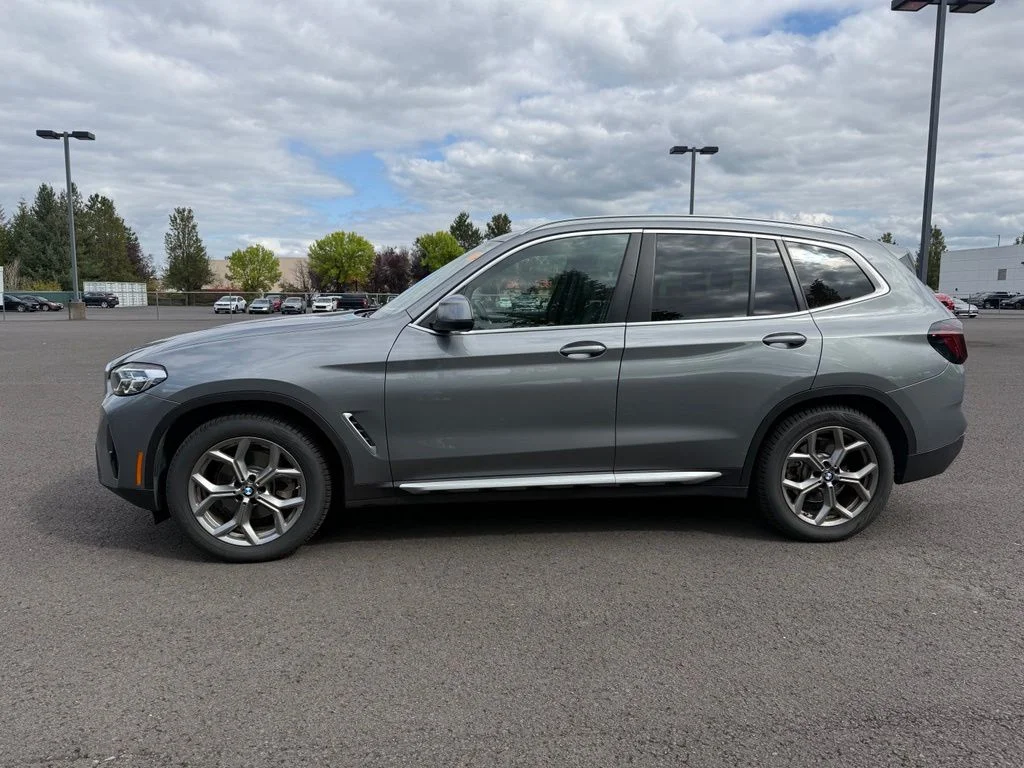 Used 2023 Skyscraper Gray Metallic BMW xDrive30i image 4