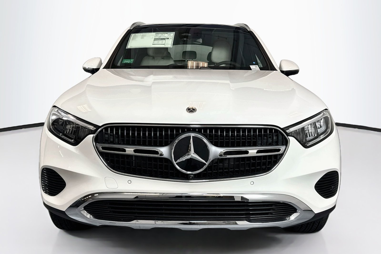 New 2027 Polar White Mercedes-Benz GLC 350e image 2