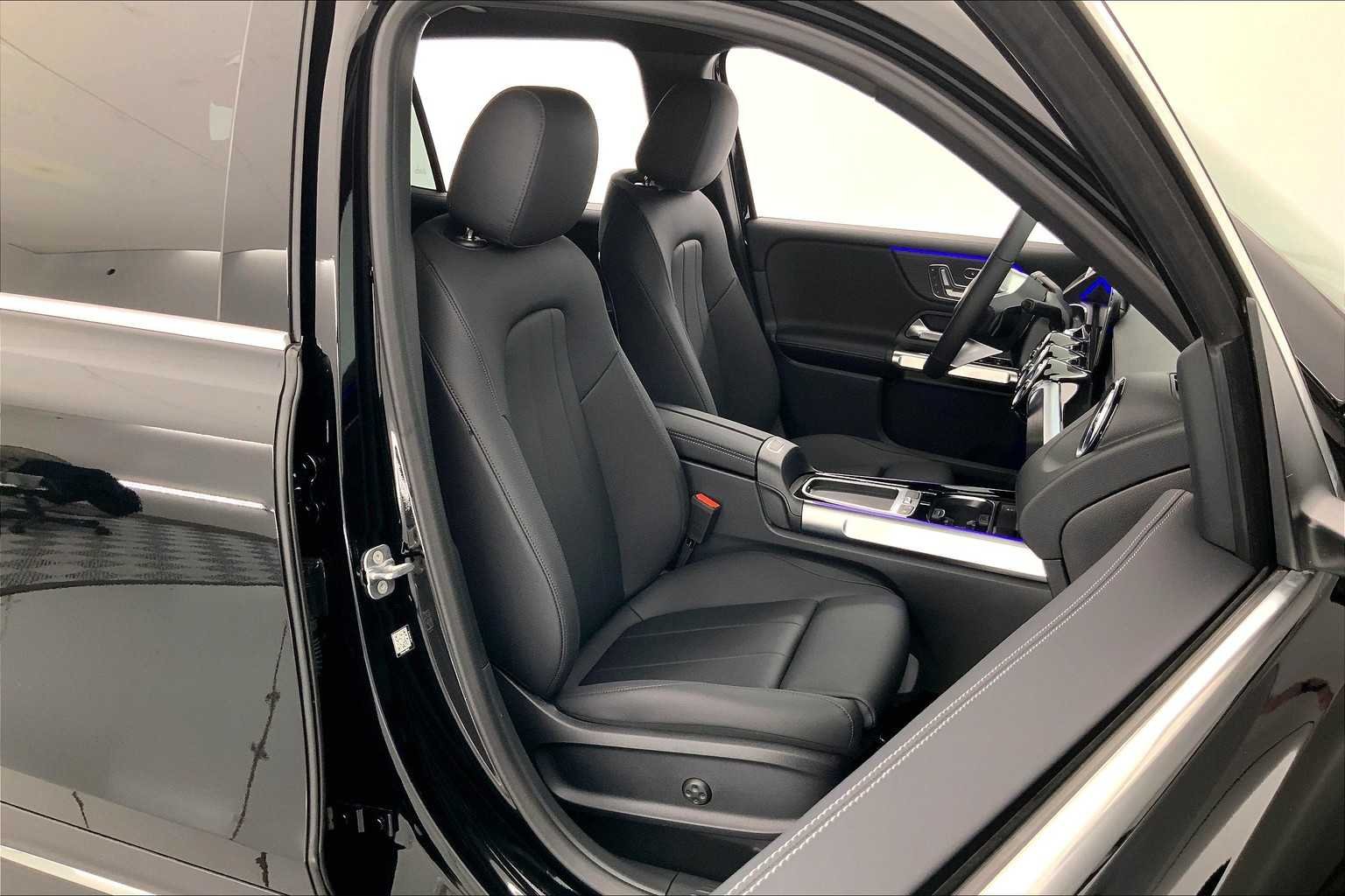 New 2026 Night Black Mercedes-Benz GLB 250 image 14