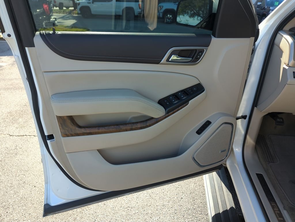 Used 2019 White GMC Denali image 17