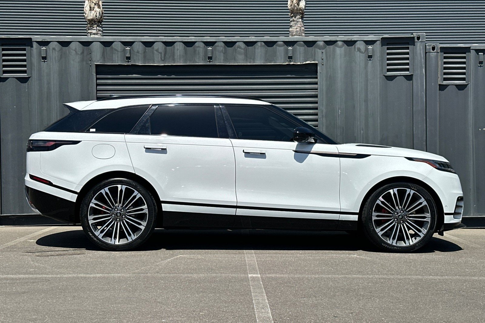 Used 2024 WHITE Land Rover Dynamic SE image 9