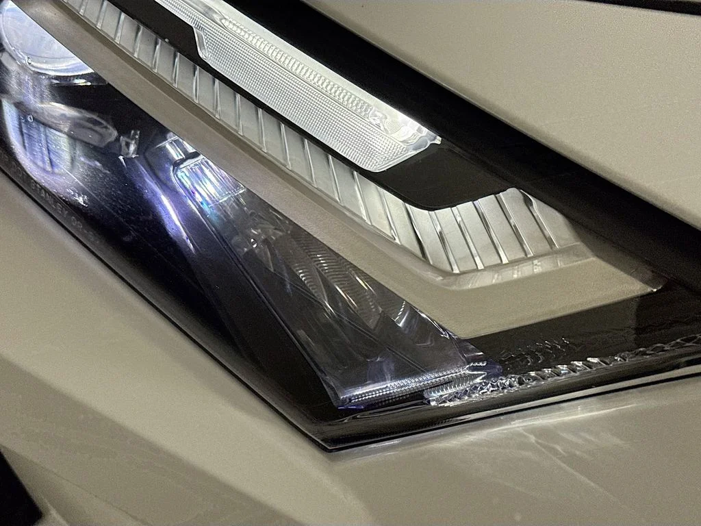 Used 2023 White Toyota XLE image 37