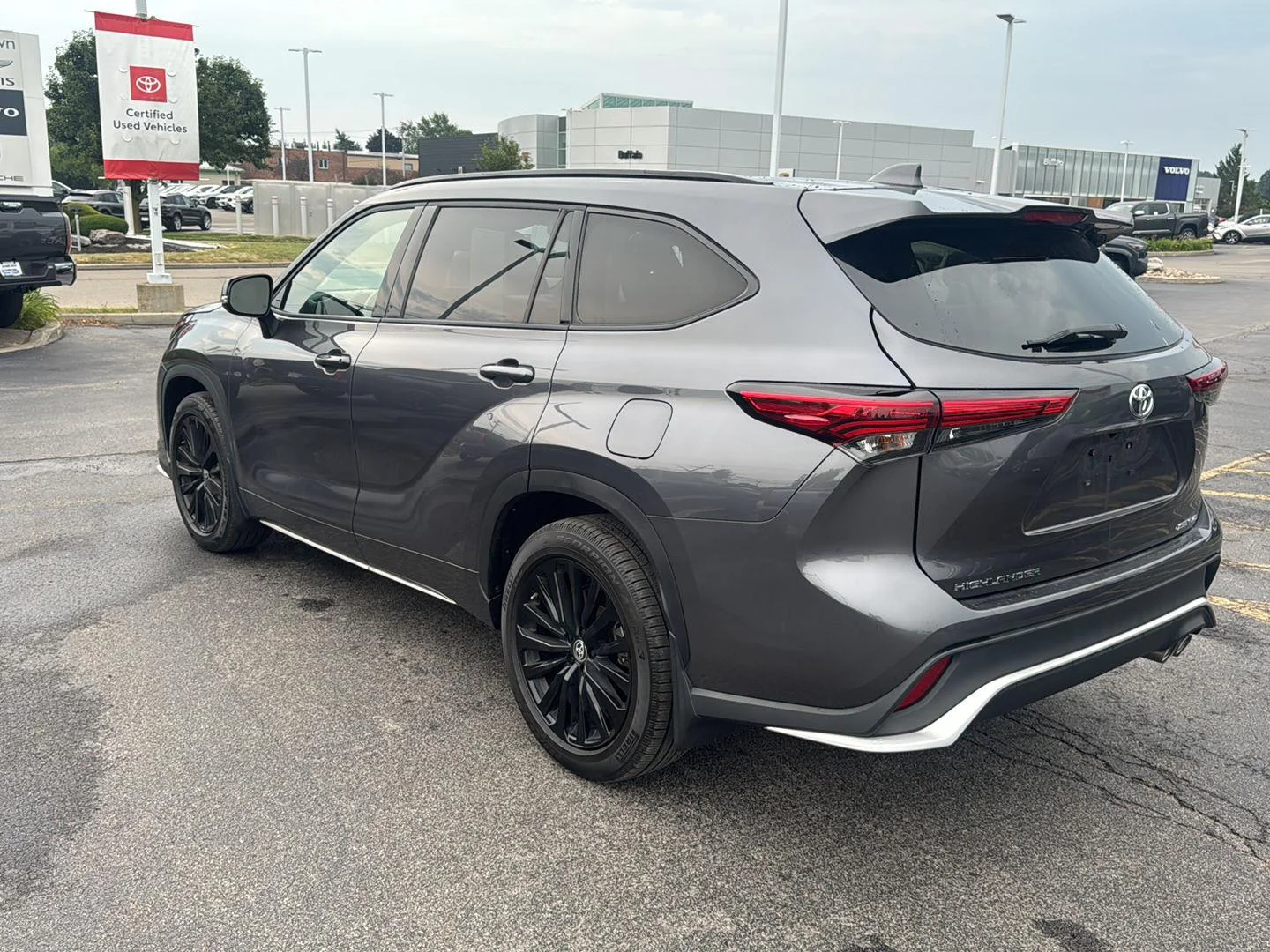 Used 2023 Magnetic Gray Metallic Toyota XSE image 4