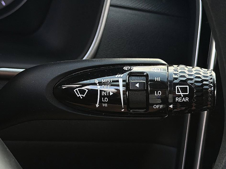 Used 2022 Phantom Black Hyundai SEL image 19