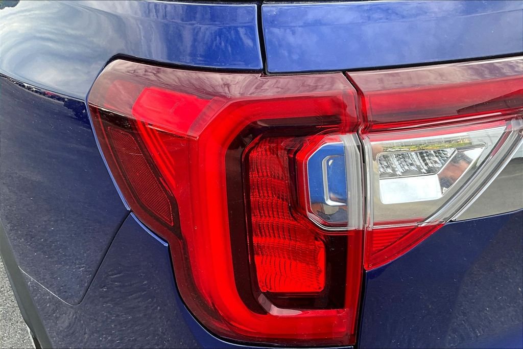 Used 2023 Ultra Blue Metallic GMC SLE image 32