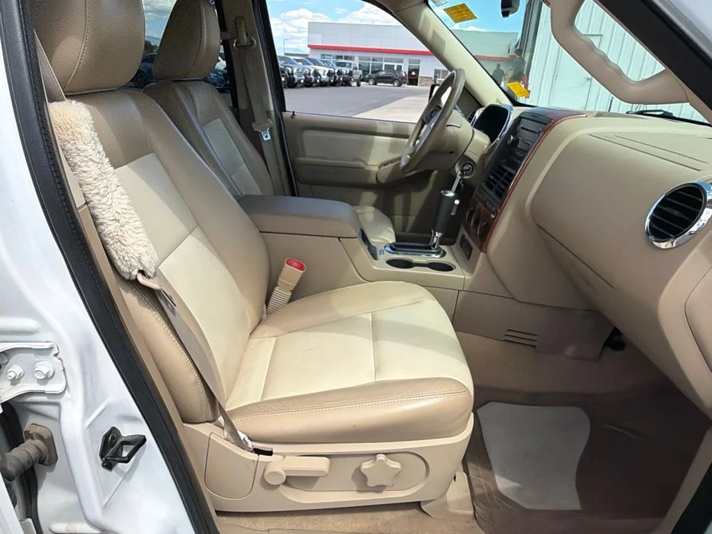 Used 2010  Ford Eddie Bauer image 21