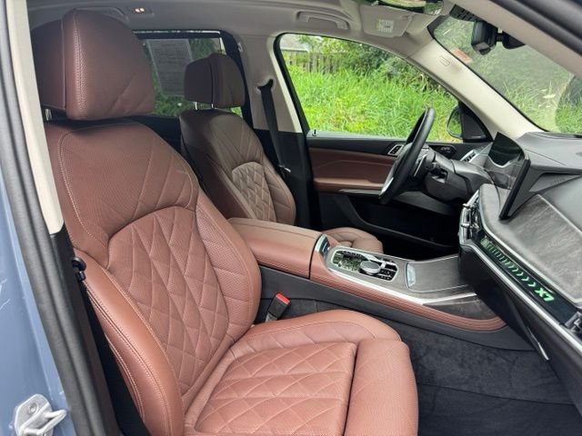 Used 2025 Copper Metallic BMW xDrive40i image 22