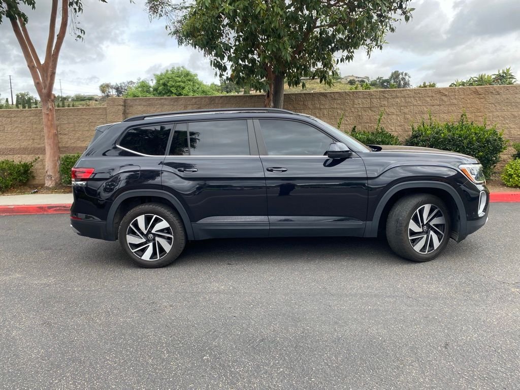 Used 2024 Black Volkswagen 2.0T SE w/Technology image 6