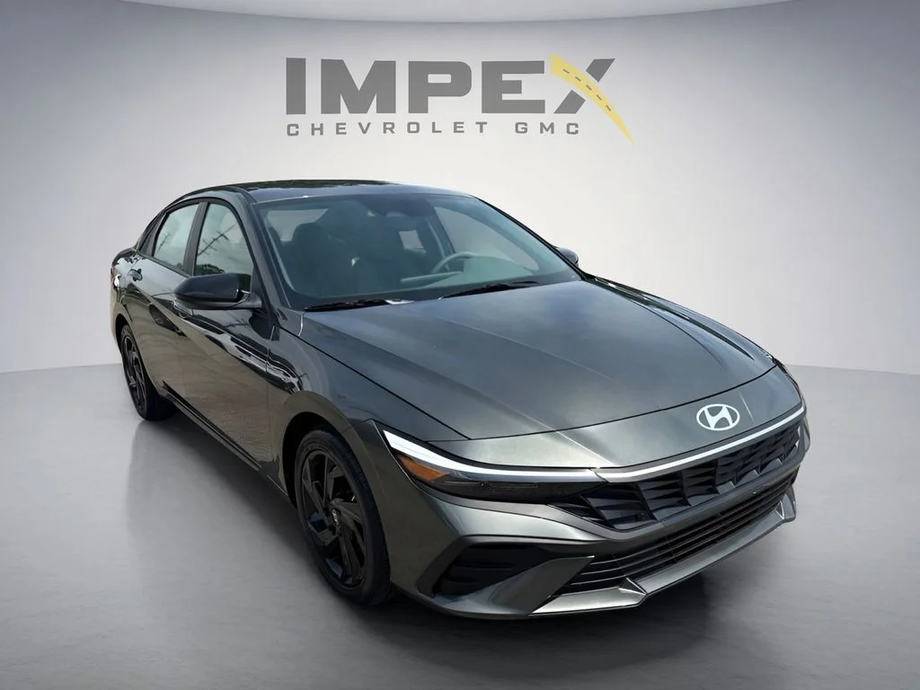 Used 2026 Gray Hyundai SEL Sport image 7