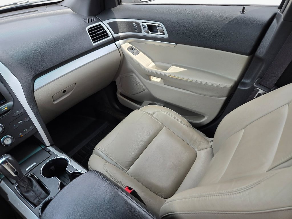 Used 2015 White Ford XLT image 19