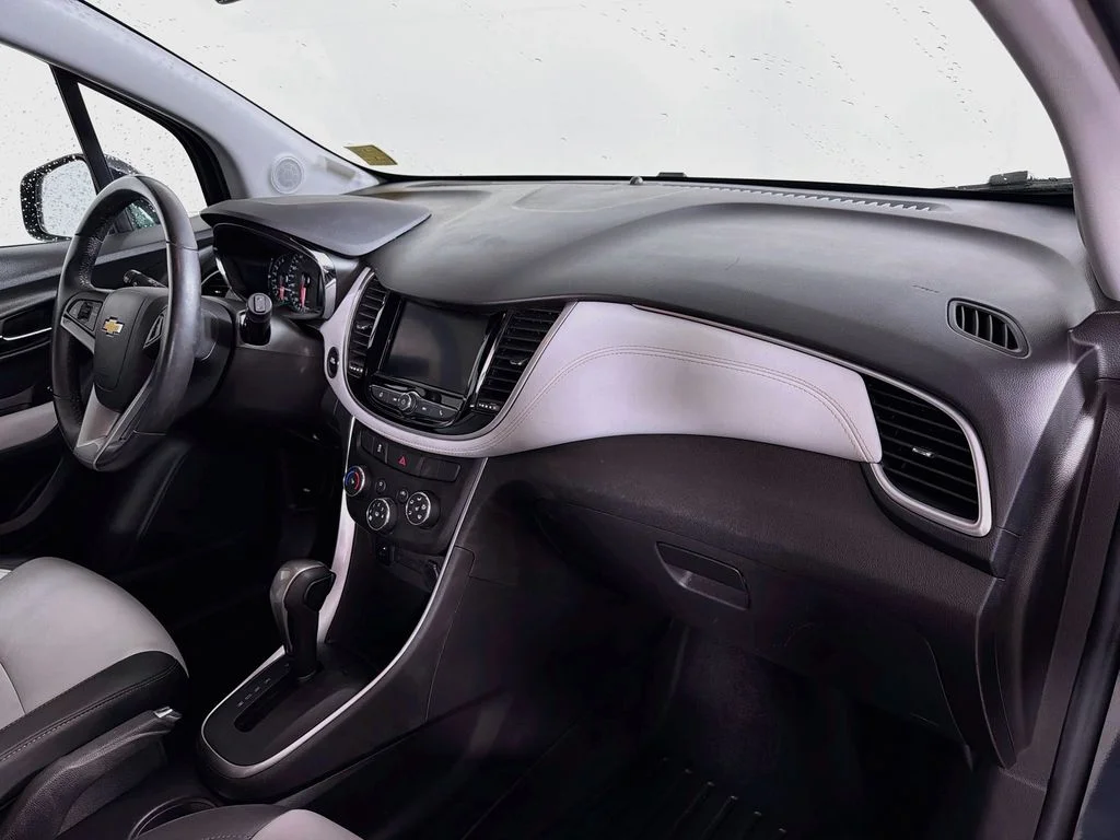 Used 2022 Gray Chevrolet LT image 24