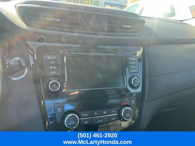 Used 2019 Magnetic Black Pearl Nissan SL image 7
