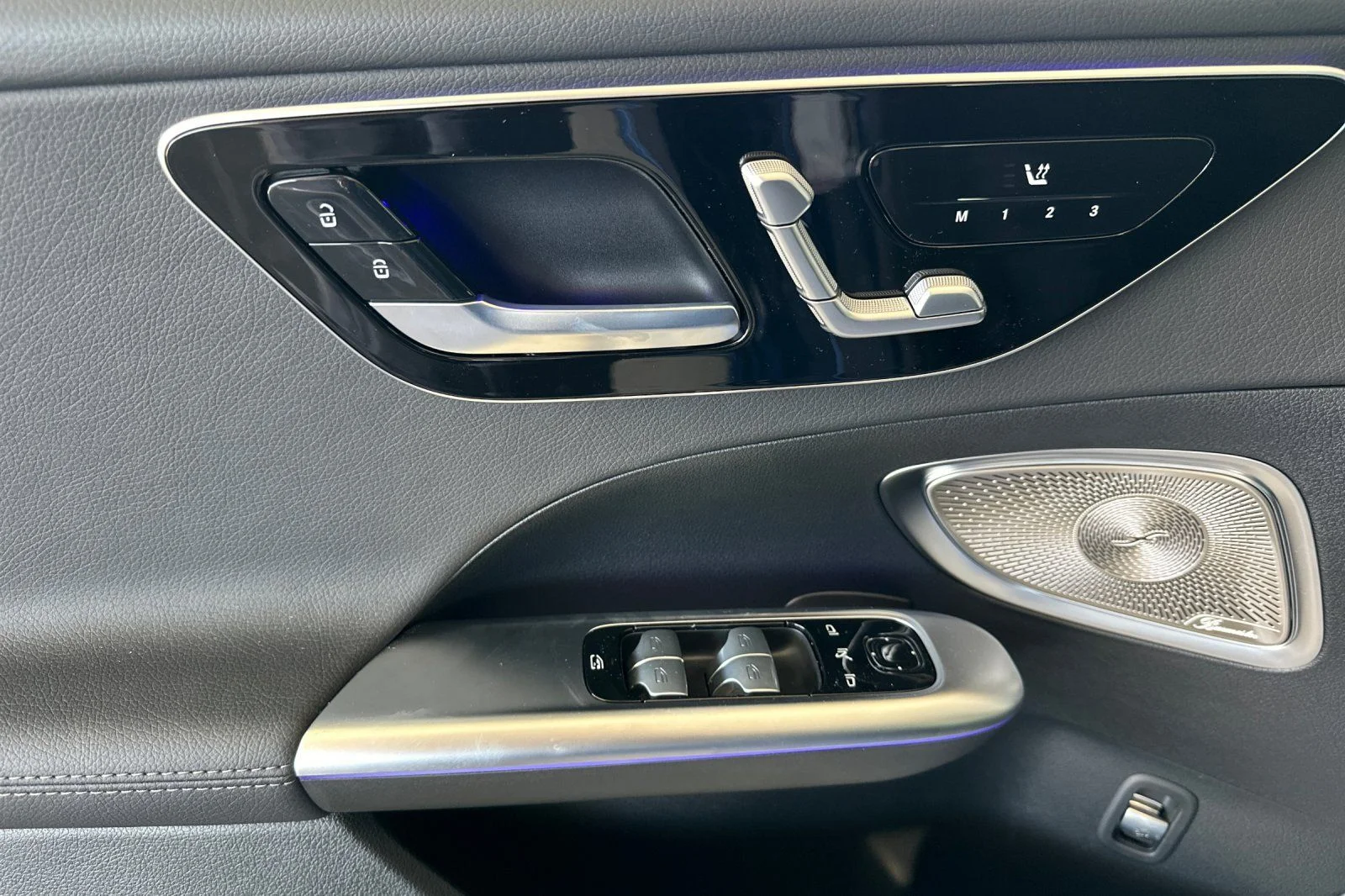 2025 Mercedes-Benz C-Class Sedan C 300 - Photo 9
