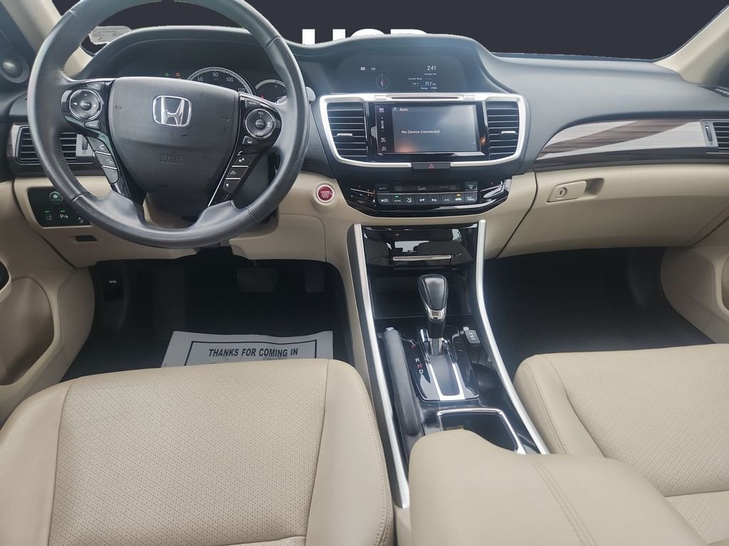 Used 2017 White Orchid Pearl Honda Touring image 10