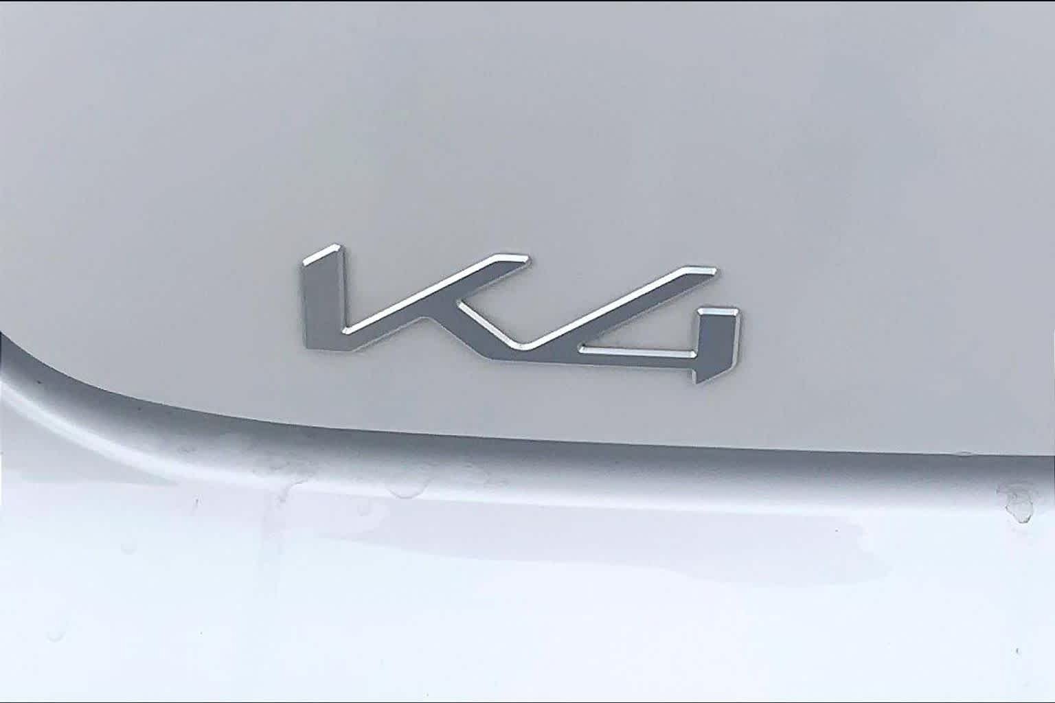 Used 2025 Snow White Pearl Kia EX image 29