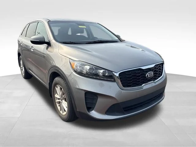 Used 2019 Silver Kia LX image 1