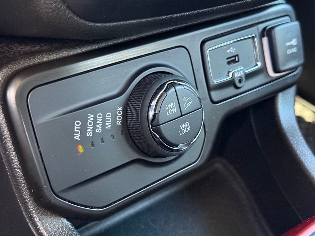 Used 2022 Gray Jeep Trailhawk image 35