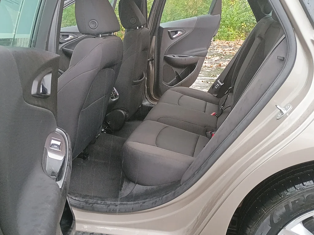 Used 2025 Mineral Gray Metallic Chevrolet LT image 12